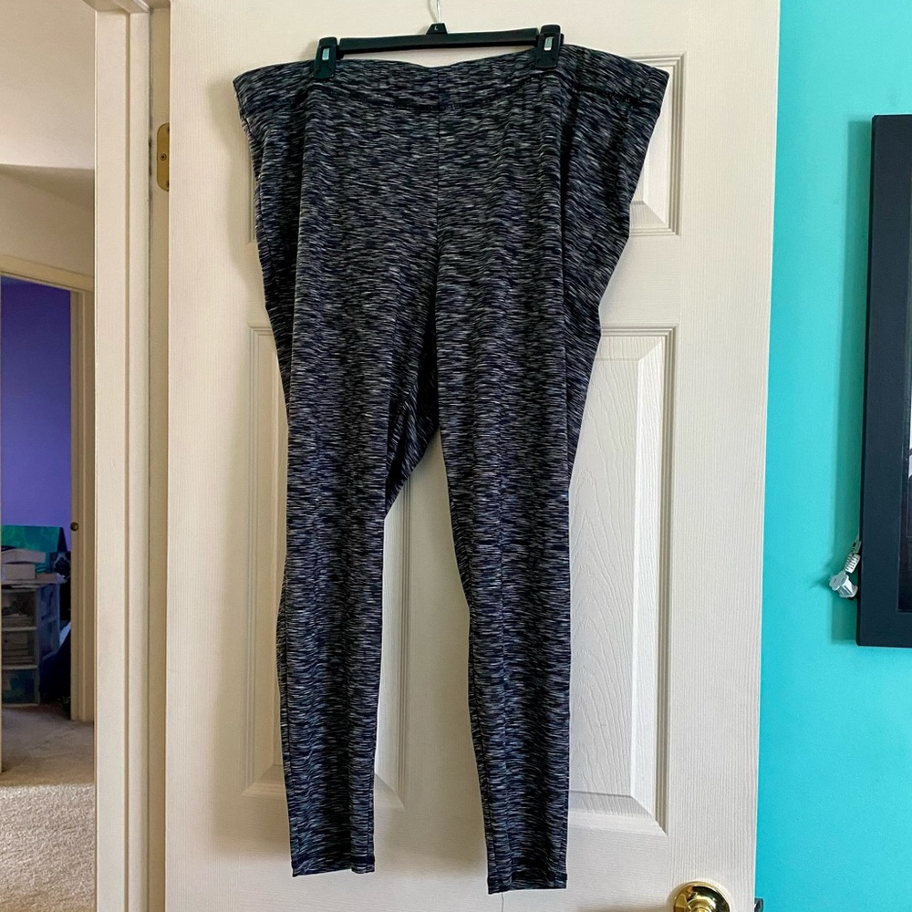Lane Bryant Size 26/28 Livi Active Leggings